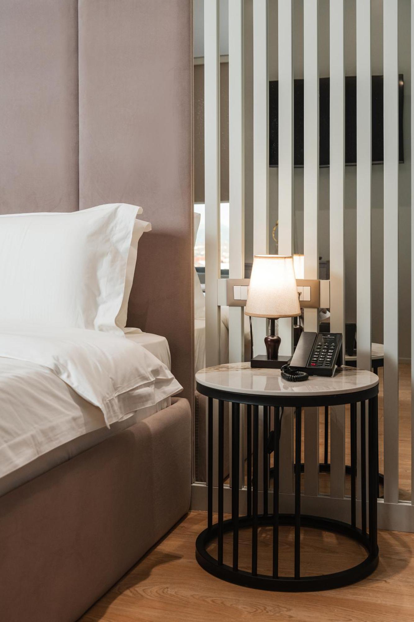 Troci Hotel Kamez Bagian luar foto