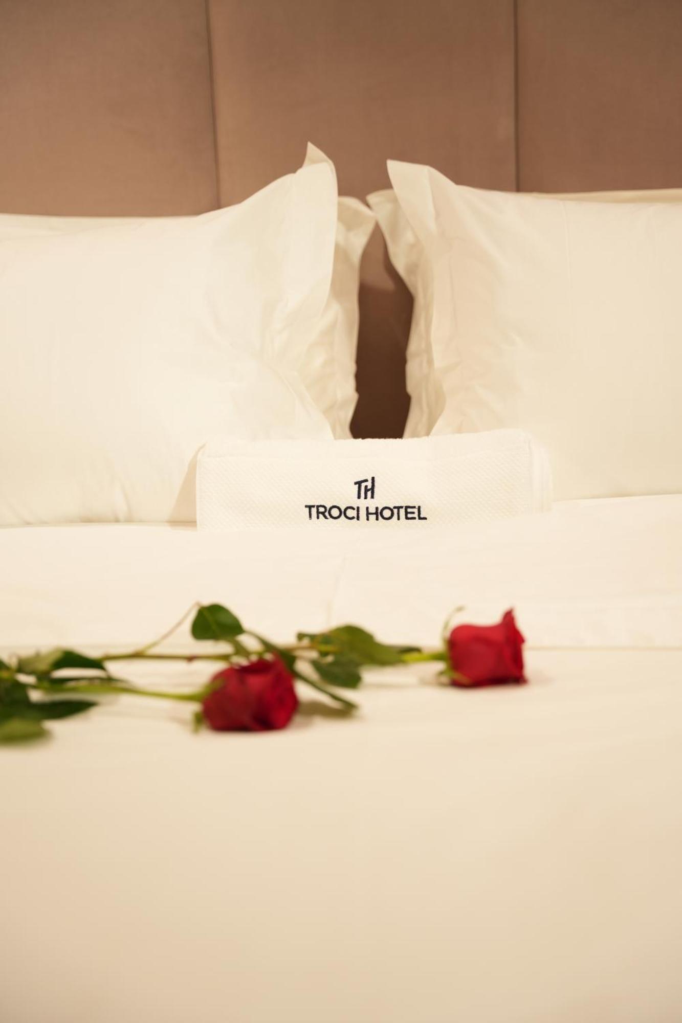 Troci Hotel Kamez Bagian luar foto