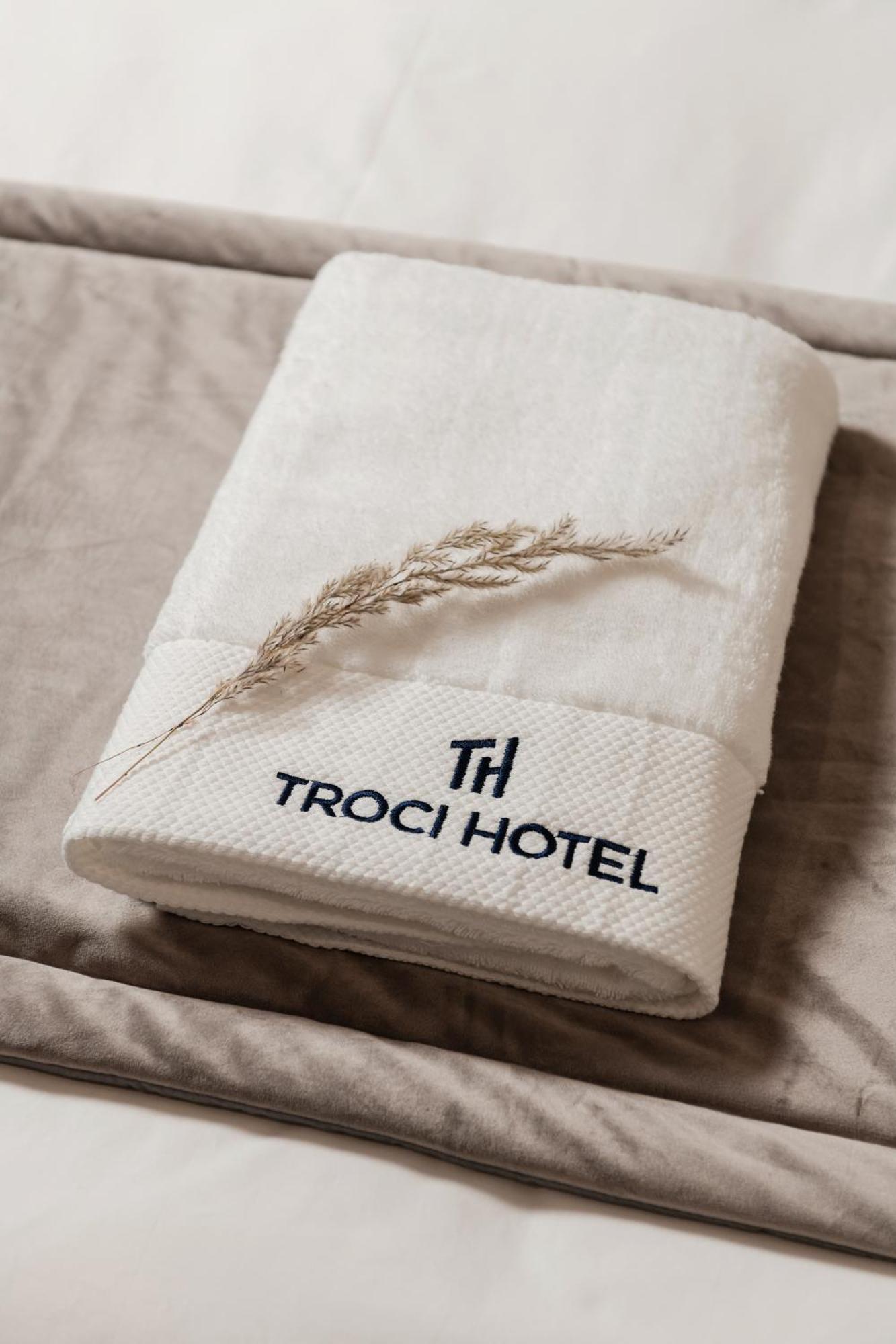 Troci Hotel Kamez Bagian luar foto