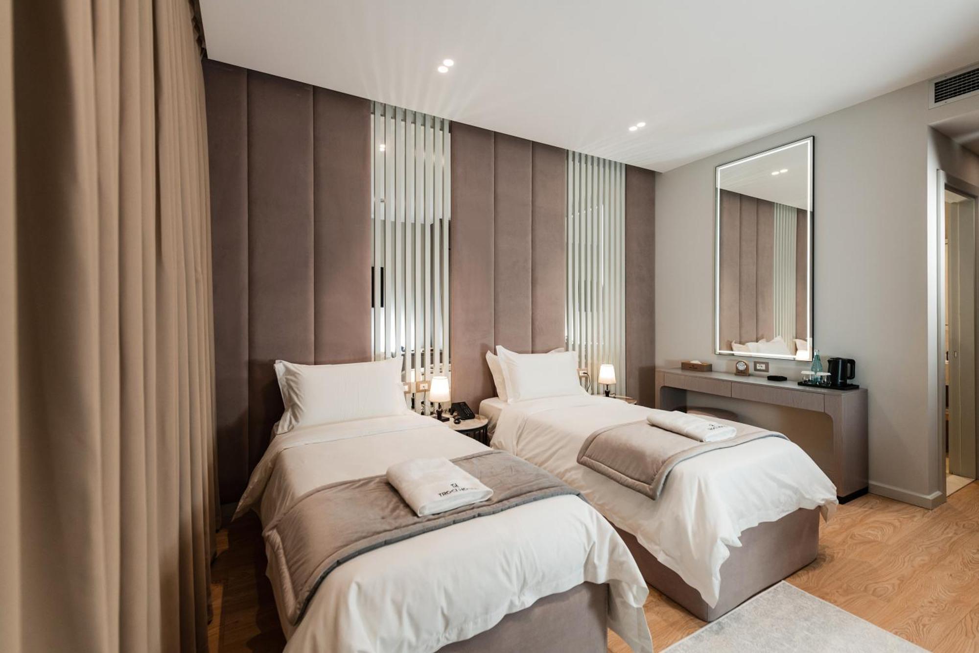 Troci Hotel Kamez Bagian luar foto