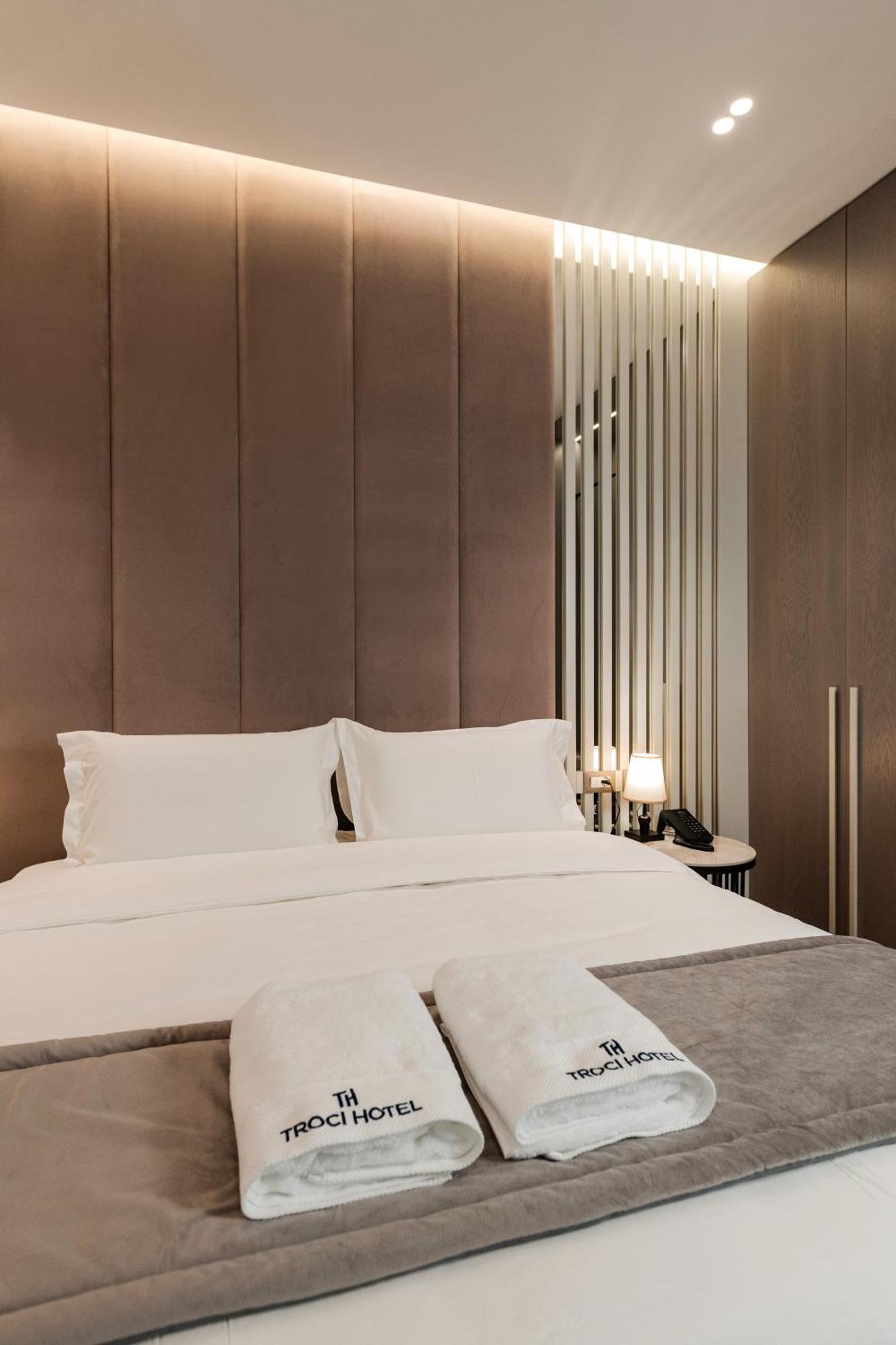 Troci Hotel Kamez Bagian luar foto