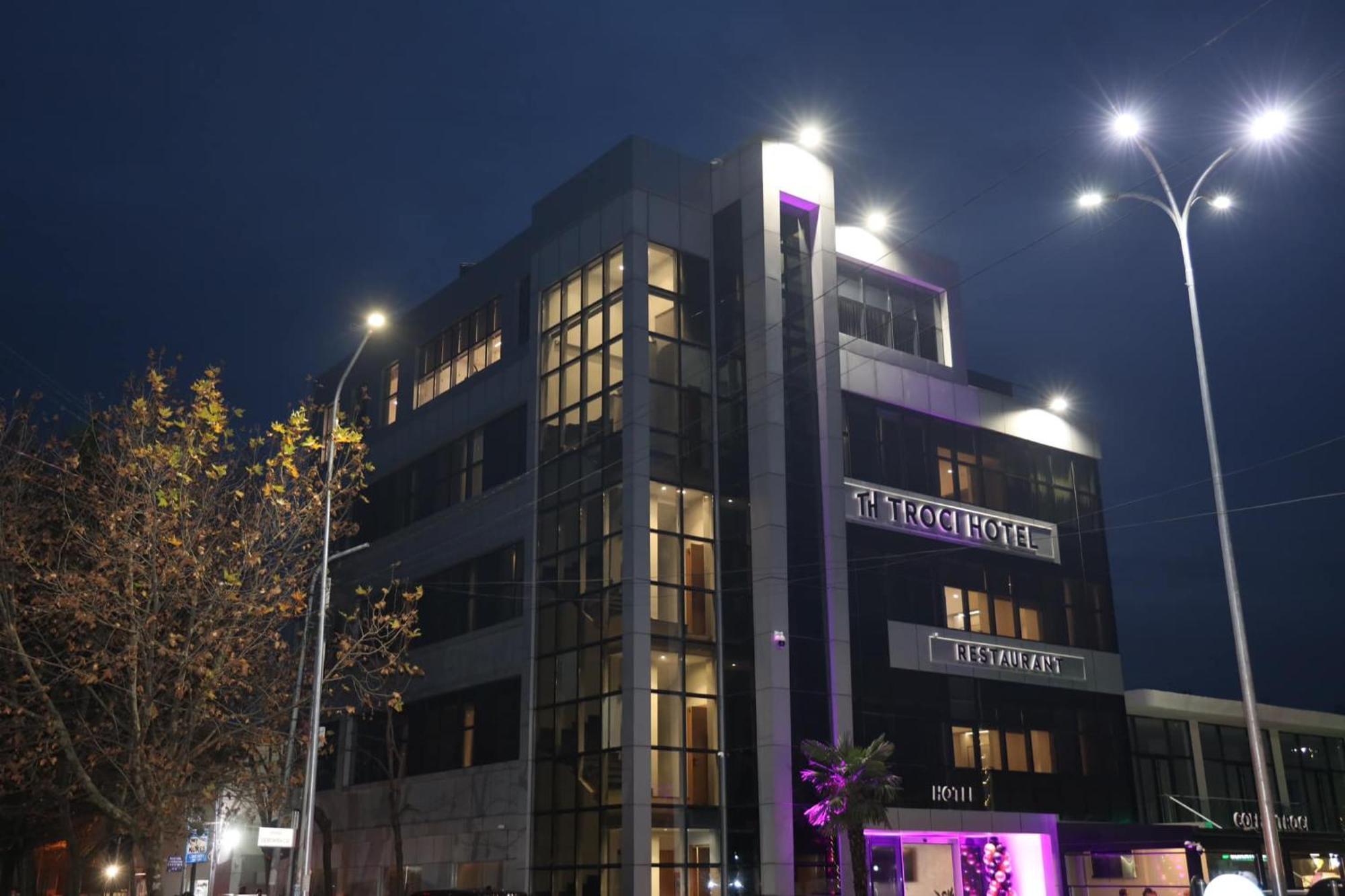 Troci Hotel Kamez Bagian luar foto